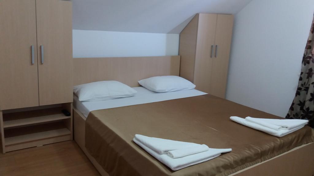 Marynero Hotel Navodari Bagian luar foto