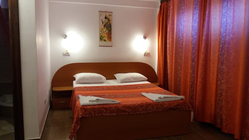 Marynero Hotel Navodari Bagian luar foto
