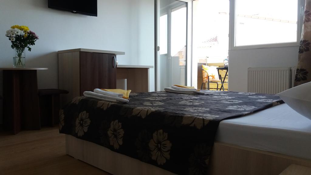 Marynero Hotel Navodari Bagian luar foto