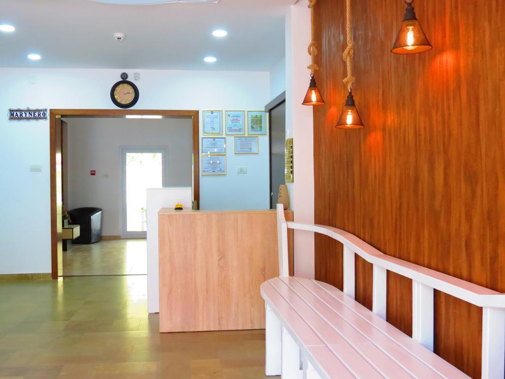 Marynero Hotel Navodari Bagian luar foto