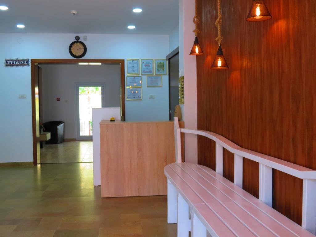 Marynero Hotel Navodari Bagian luar foto